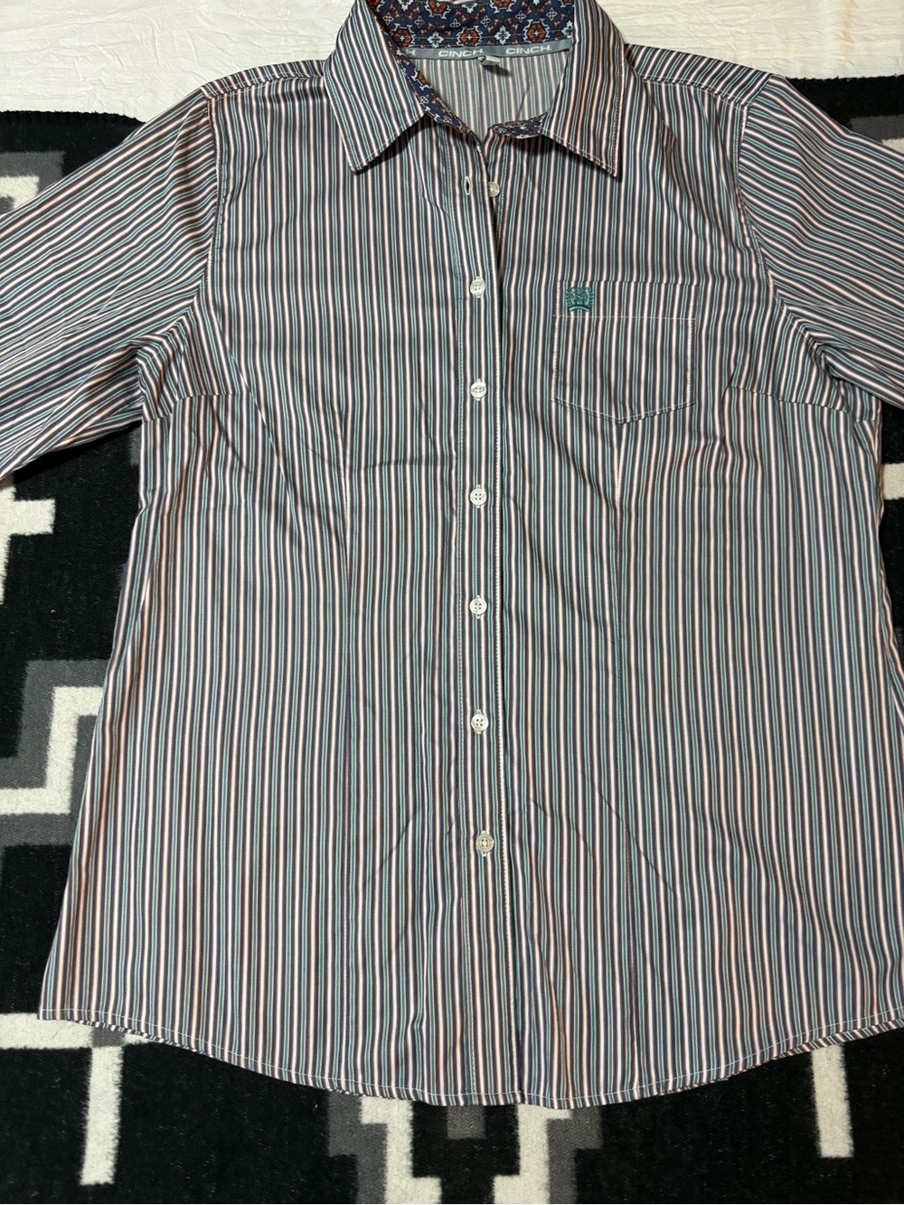 Women’s cinch button up